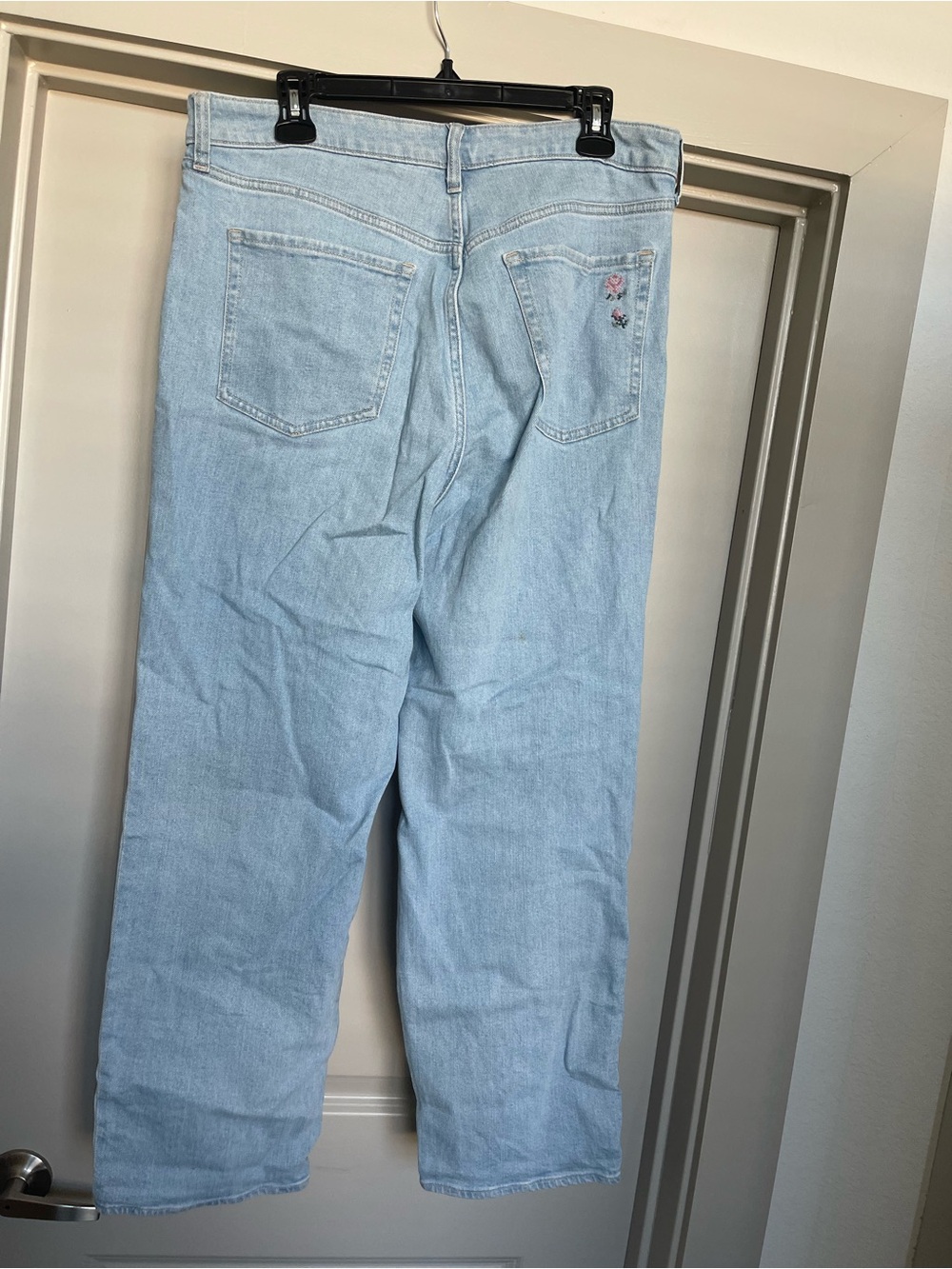Old Navy OG Loose Jeans in Light Denim Blue - Picture 2 of 4
